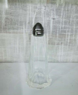 S2/ Salzstreuer Glas mit Metalldeckel, 4.5x10.8cm